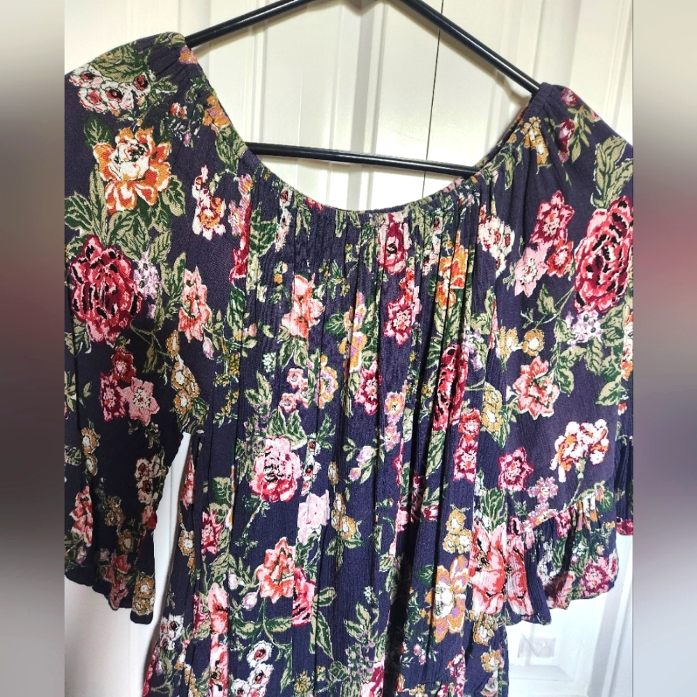 Hippie Laundry Navy Floral Flowy Top-Size Large- Off The Shoulder - Picture 2 of 7